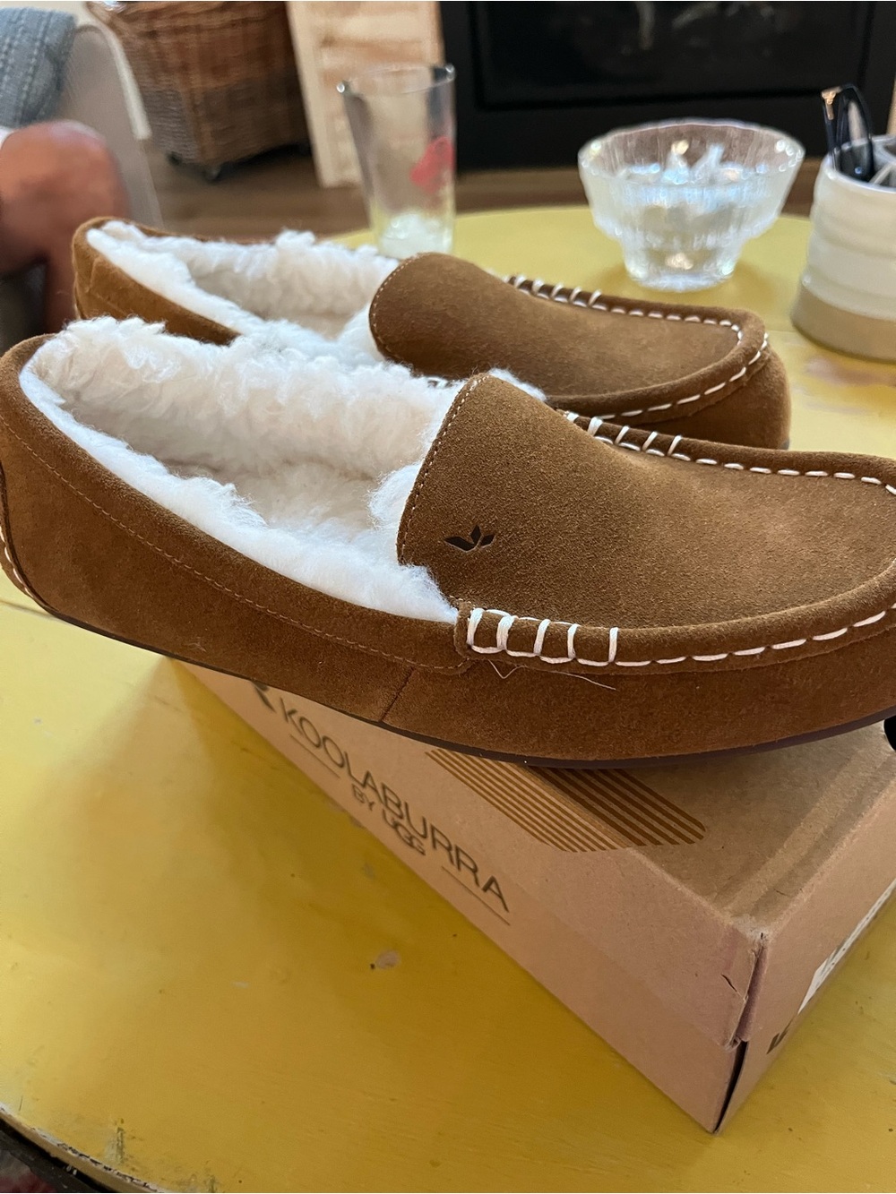 Koolaburra by Ugg Women’s Brown Suede Shearling-Lined Moccasin Slippers Sz 9 New